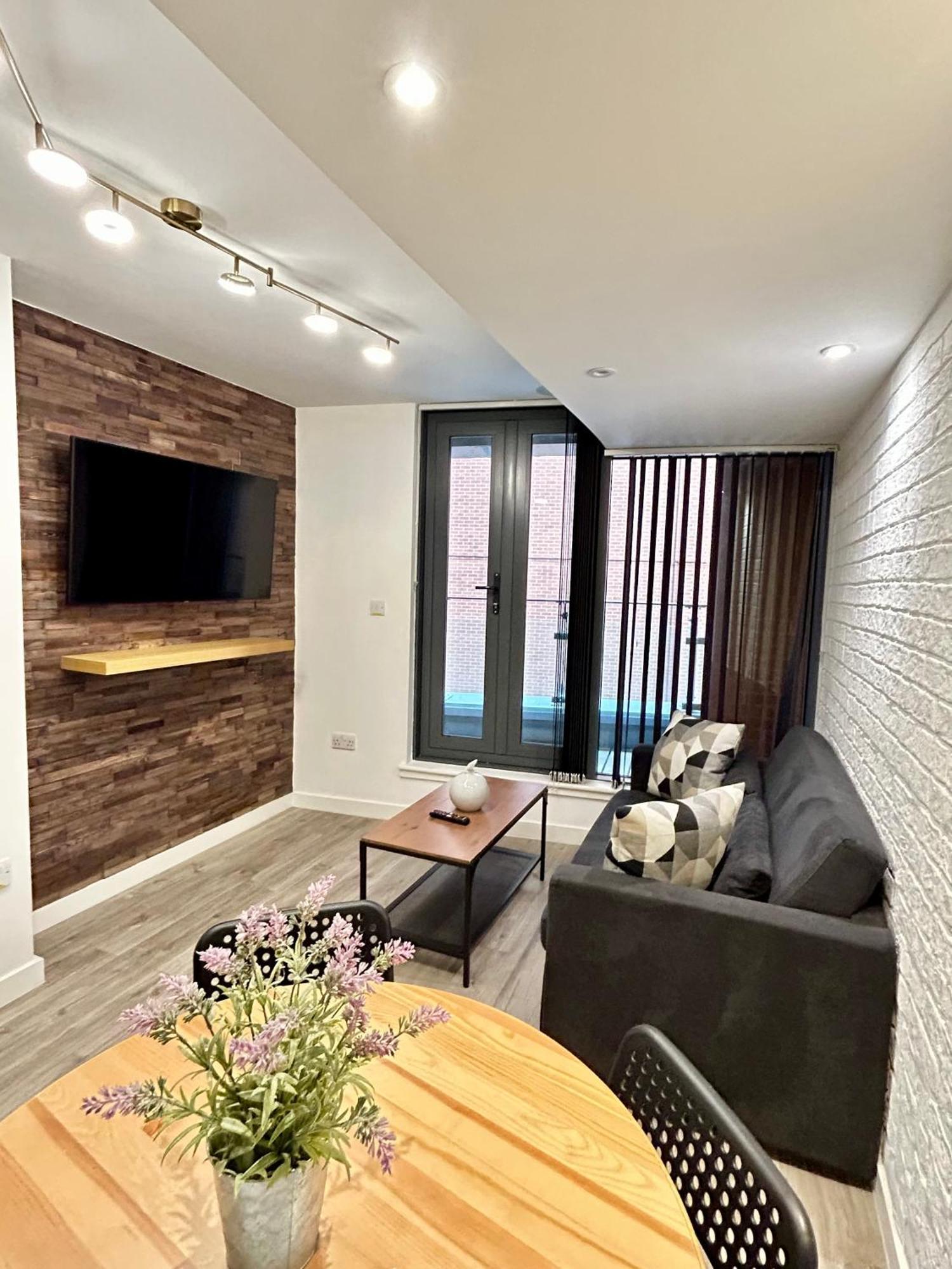 One Bed Apartment - City Centre Манчестер Экстерьер фото